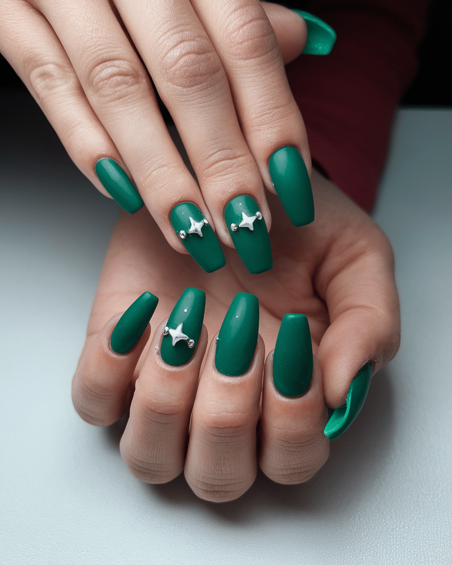 19 Glam Emerald Green Nails You’ll Totally Crush On