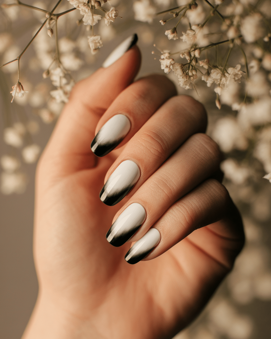 0001_1_in-a-soft-warm-glow-a-close-up-shot-capt_ADYqJo0tRJ2UMn1pRostSA_K4pOTxBCT0CA_vEy6pxsBA_cover Elegant Nail Designs That Never Go Out of Style